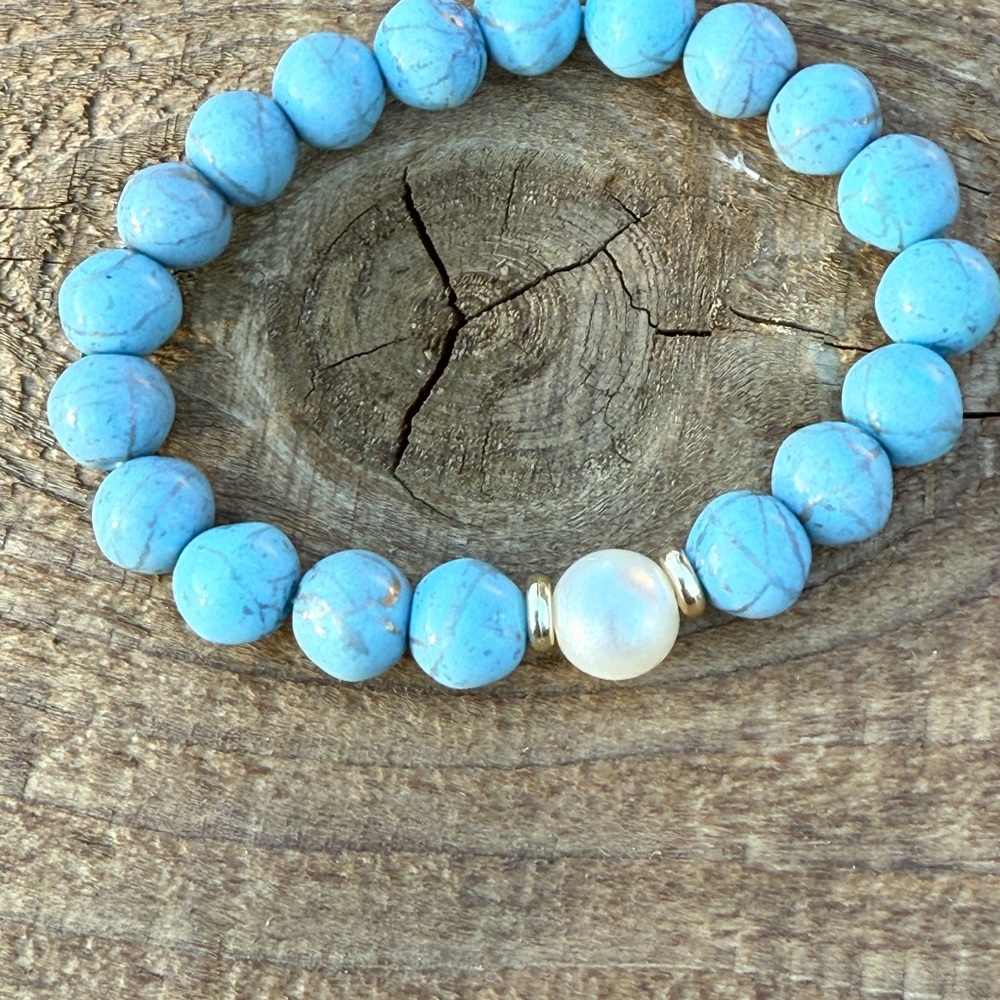 Blue howlite Beaded Bracelet with Pearl Accent